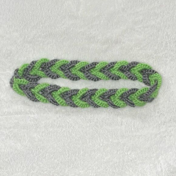 Handmade crochet braided headband - Picture 2 of 3